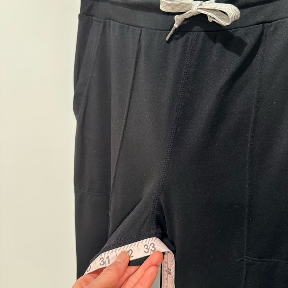 Vuori Women's Halo Wide Leg Flare Pant Front Seams Black Size XS X-Small VW425 - Picture 15 of 16